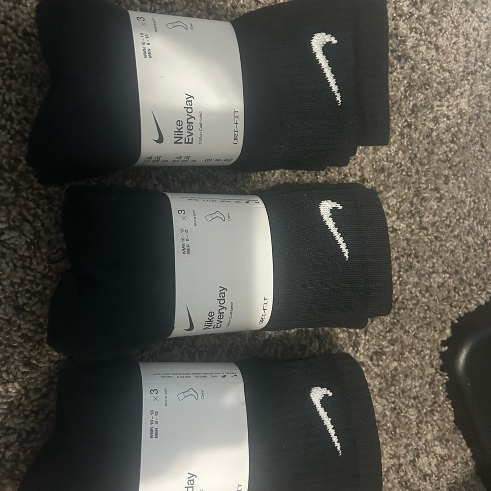 9 pairs Nike Black Athletic Crew Socks